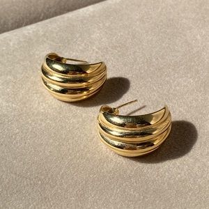 Vintage Gold Toned Earrings